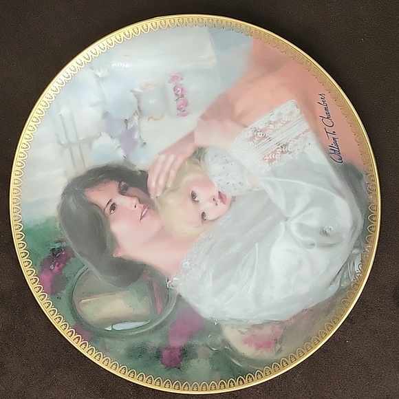 Gorgeous Collectors Plates - Picture 2 of 7